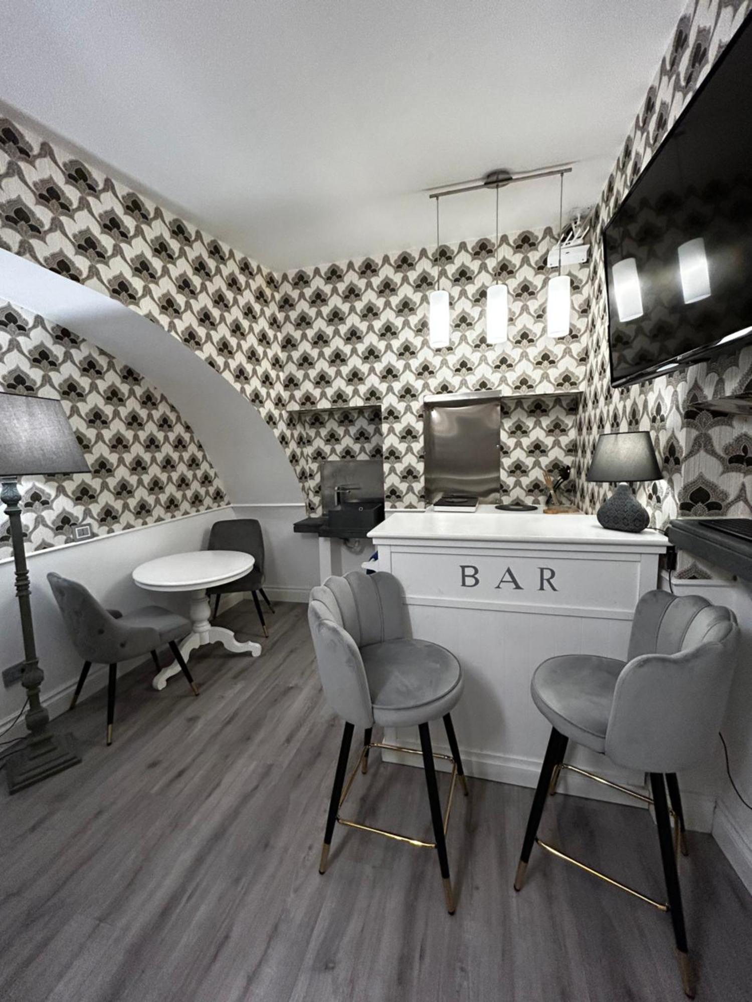 Wellness Hm Wellness Home By Dimorra Napoli Eksteriør billede